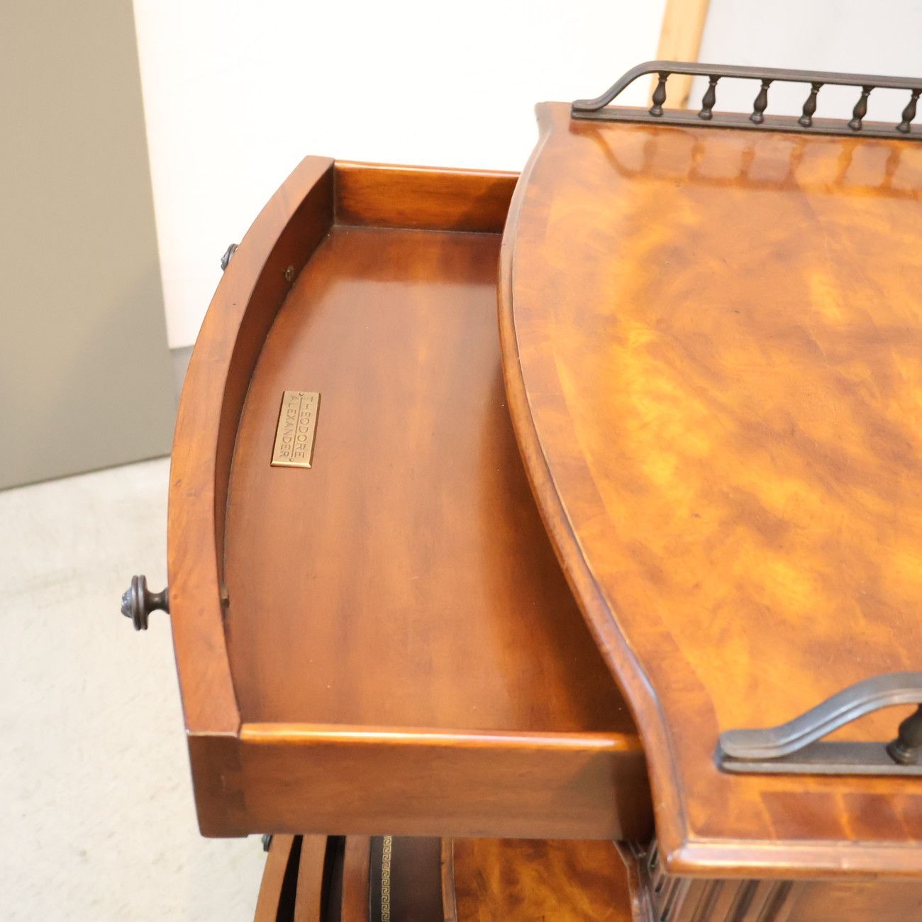 セオドアアレキサンダー