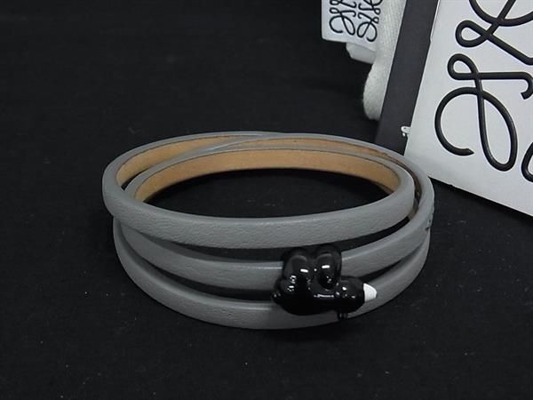 LOEWE ロエベ スナ フジタ コラボ レザー クマ くま 3連 ブレスレット レディース グレー系 FR5562