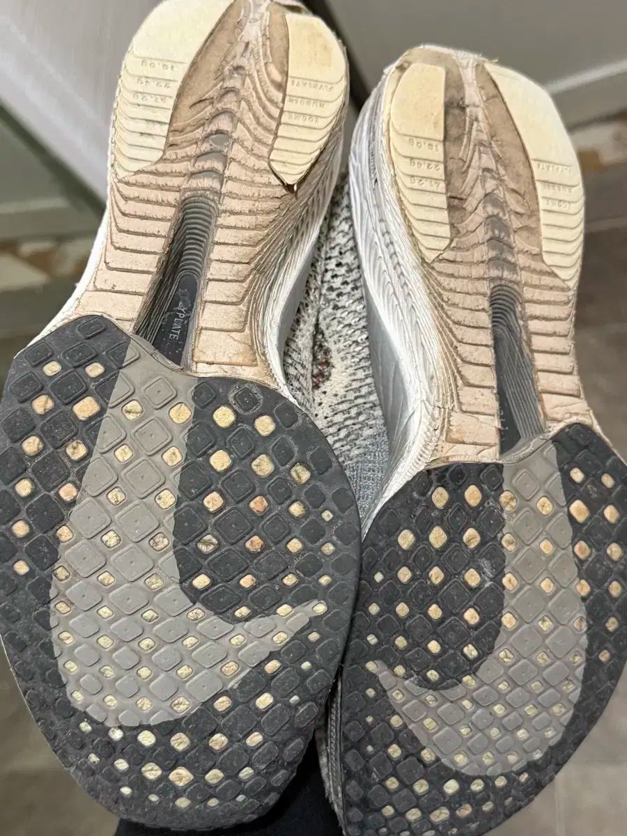 ランニングシューズ 265