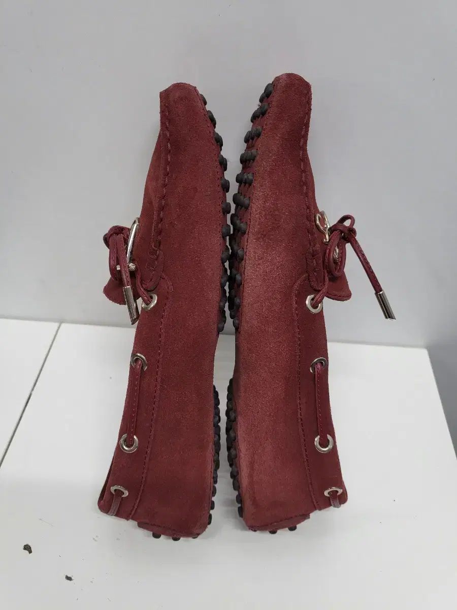 ドライビングシューズ