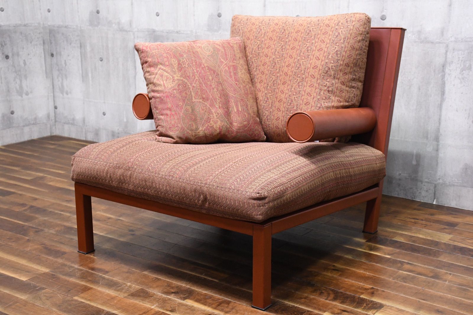 EJK84 B-B ITALIA BAISITY アームチェア アントニオ チッテリオ B-Bイタリア バイシティ 1人掛けソファ ヴィンテージ シングルソファ フェザークッション付き