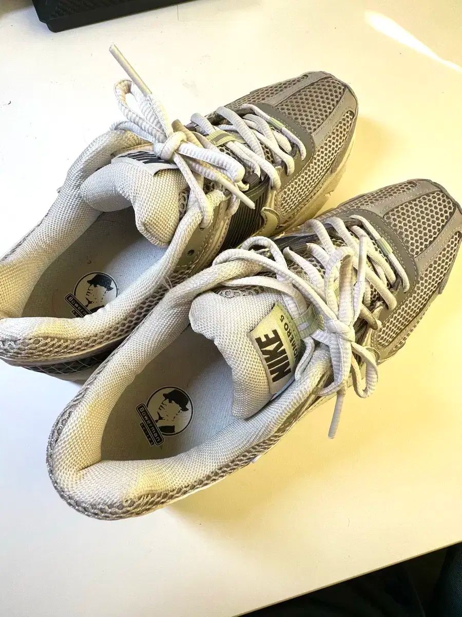 ナイキ ズーム ボメロ5 コブルストン 275