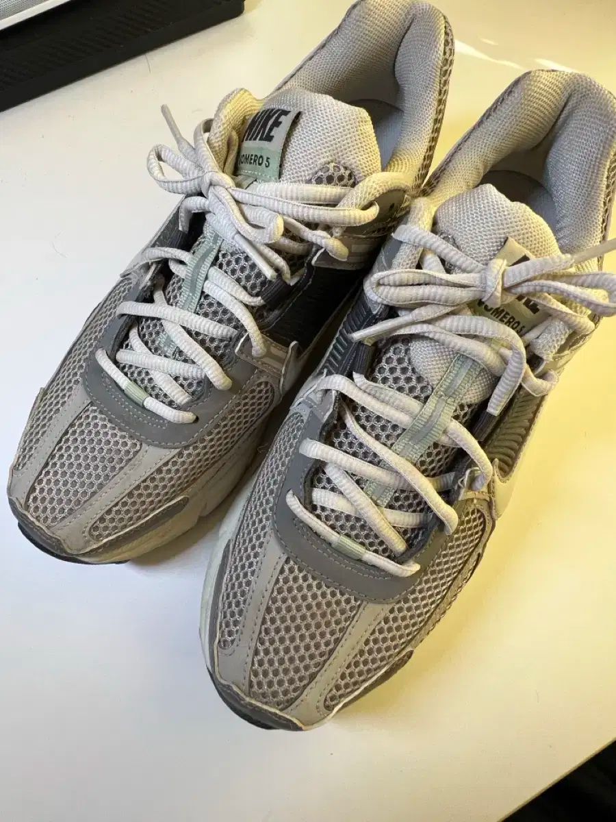 ナイキ ズーム ボメロ5 コブルストン 275