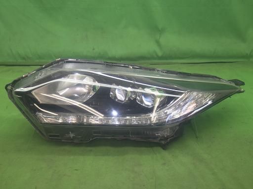 ヴェゼル ヘッドライト L 本物 左のみ ヴェゼル DAA-RU3 左ライト