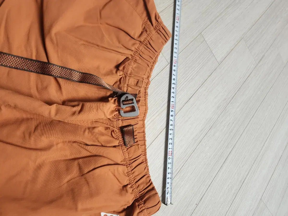 ナイキ ACG ハーフパンツ オレンジ