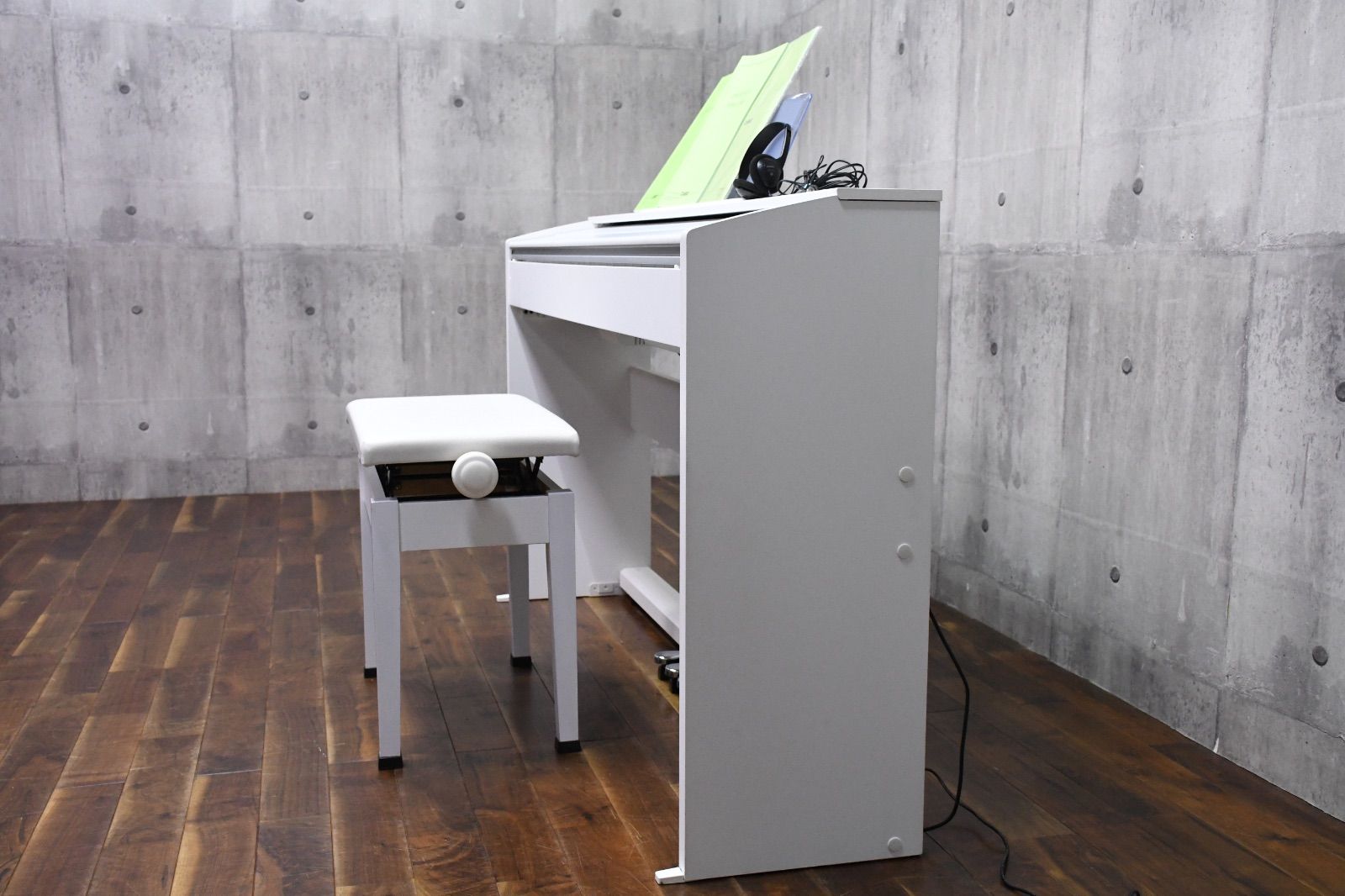 EJK92 カシオ CASIO Privia プリヴィア 電子ピアノ PX-770WE ホワイトウッド調 88鍵盤 高低自在イスセット 楽譜集 取扱説明書付き