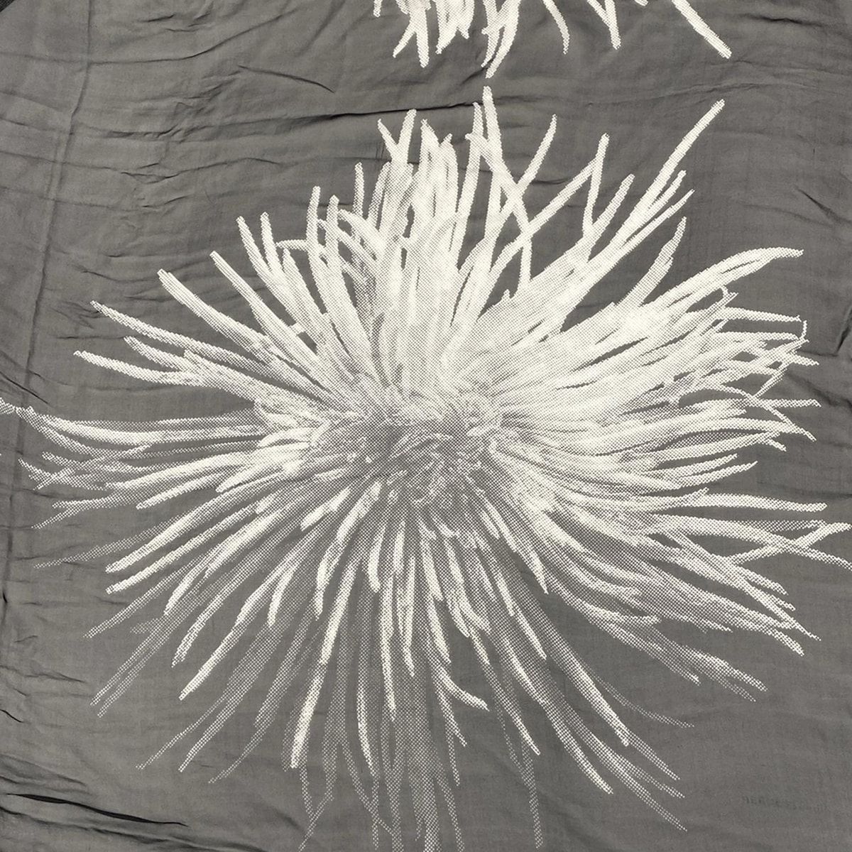 HERMES(エルメス) スカーフ美品 カレ140 黒×白 フラワー(花)/シアー  