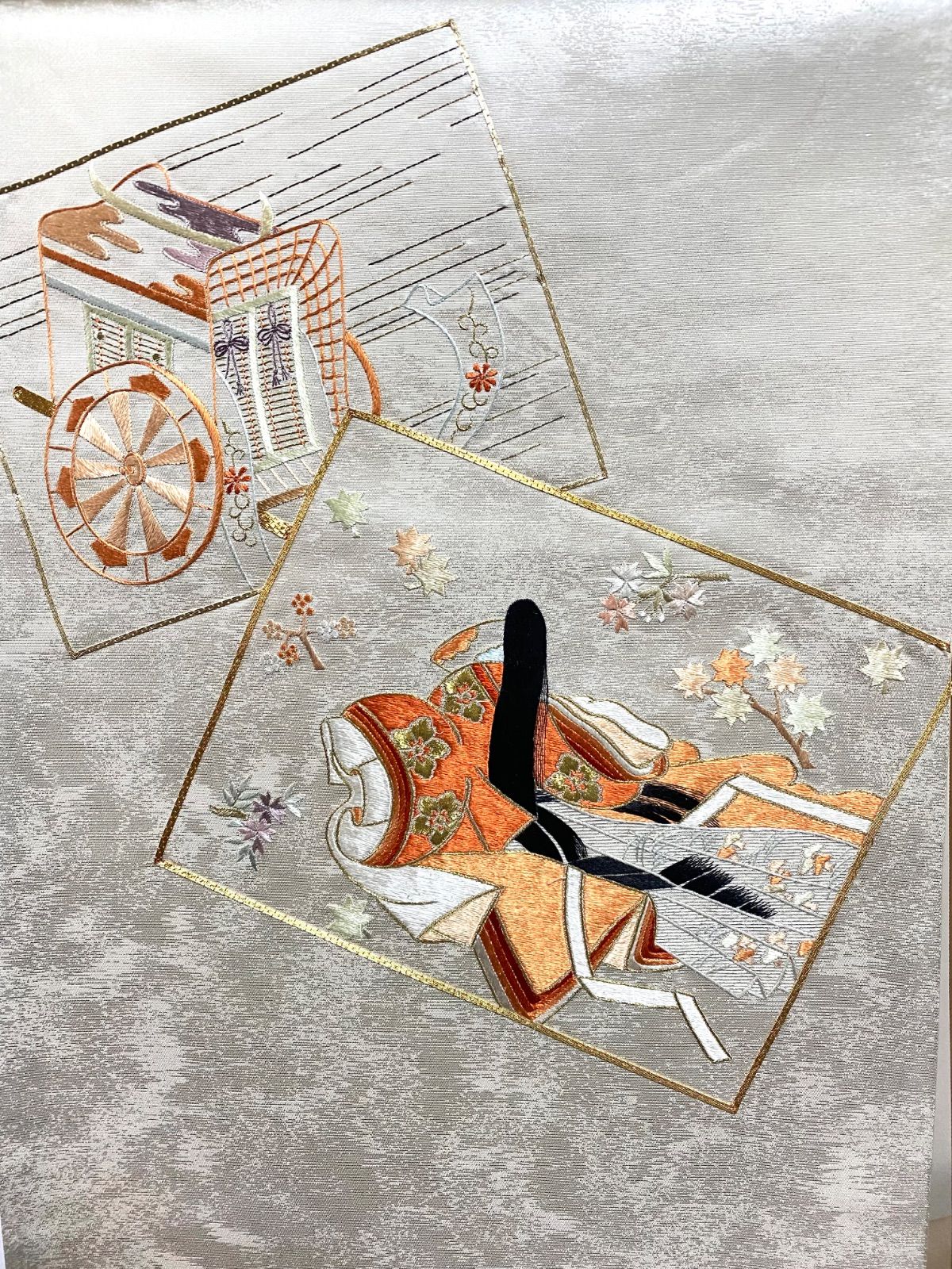 帯】袋帯 お太鼓柄 刺繍 正絹 物語文 十二単女房 御所車