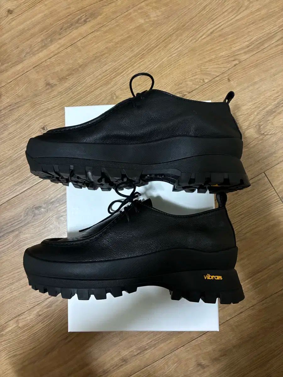  アーバニック30 チロリアン ビブラム ローファー スニーカー 靴
