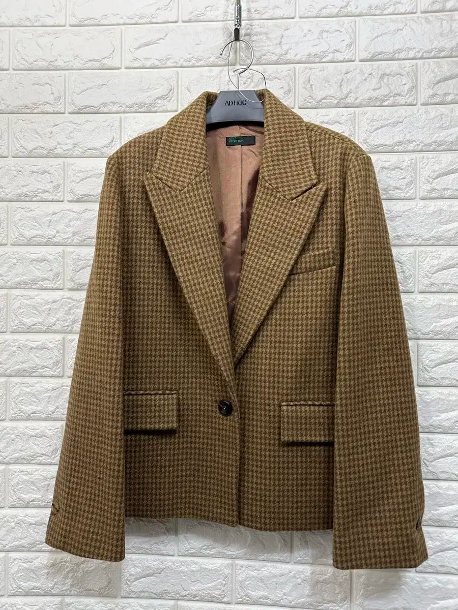 BENETTON ベネトン バッグ レタリング 刺繍 ショートジャケット 66