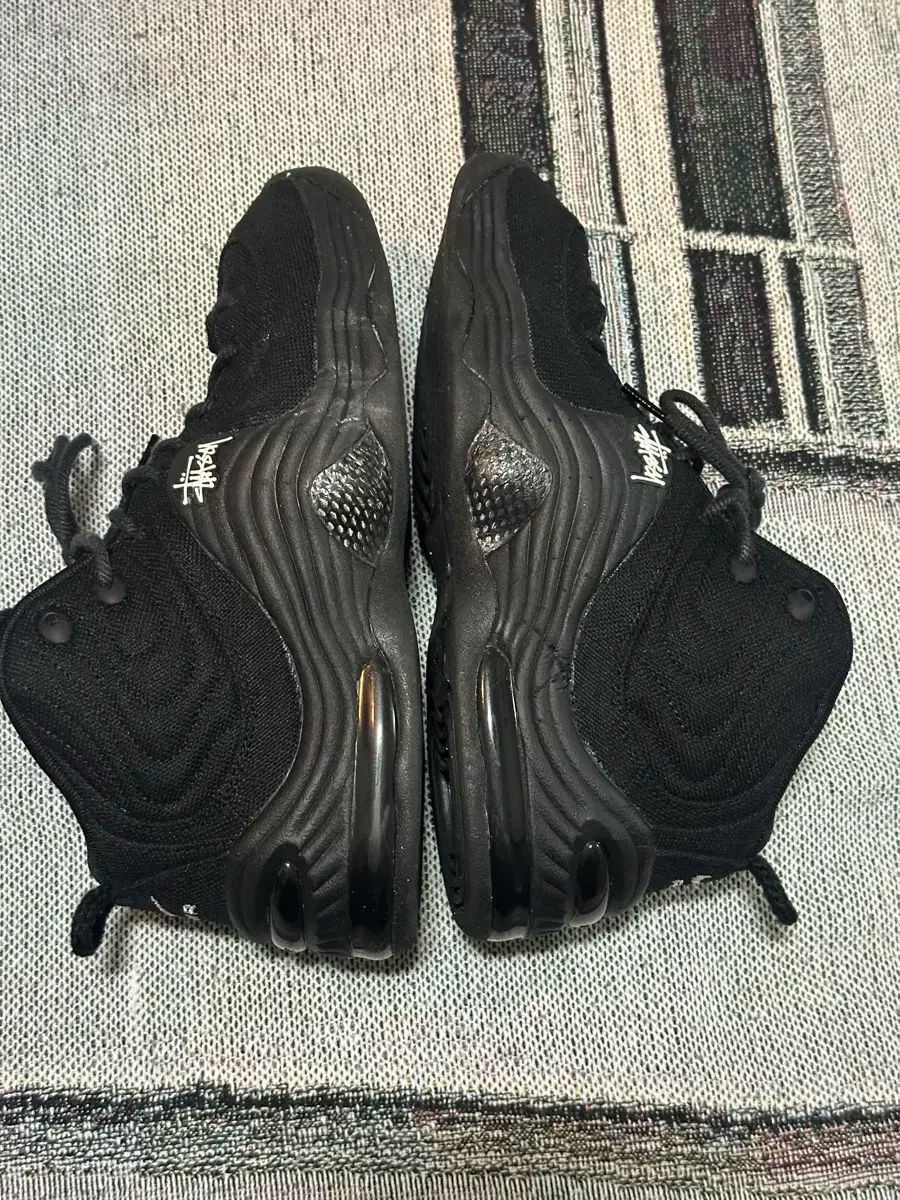 275 NIKE STUSSY エアペニー2 ブラック