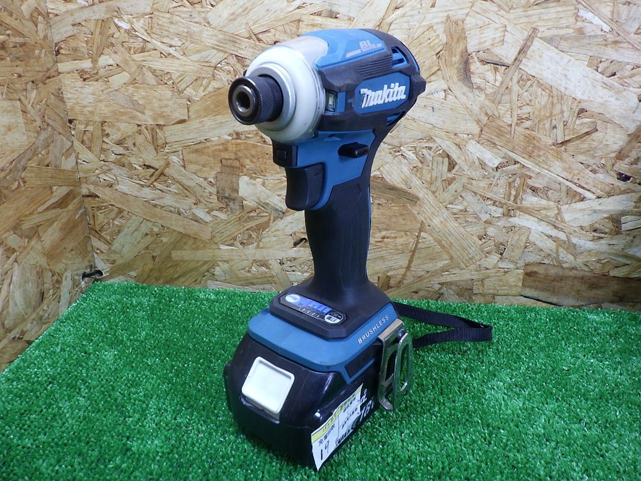  18 Vタイプ マキタ インパクトドライバー TD 172 D 充電器･6 0 Ahバッテリー ･ケース付 充電式 電動工具 makita 品 電動インパクトドライバー ドリル ドライバー レンチ