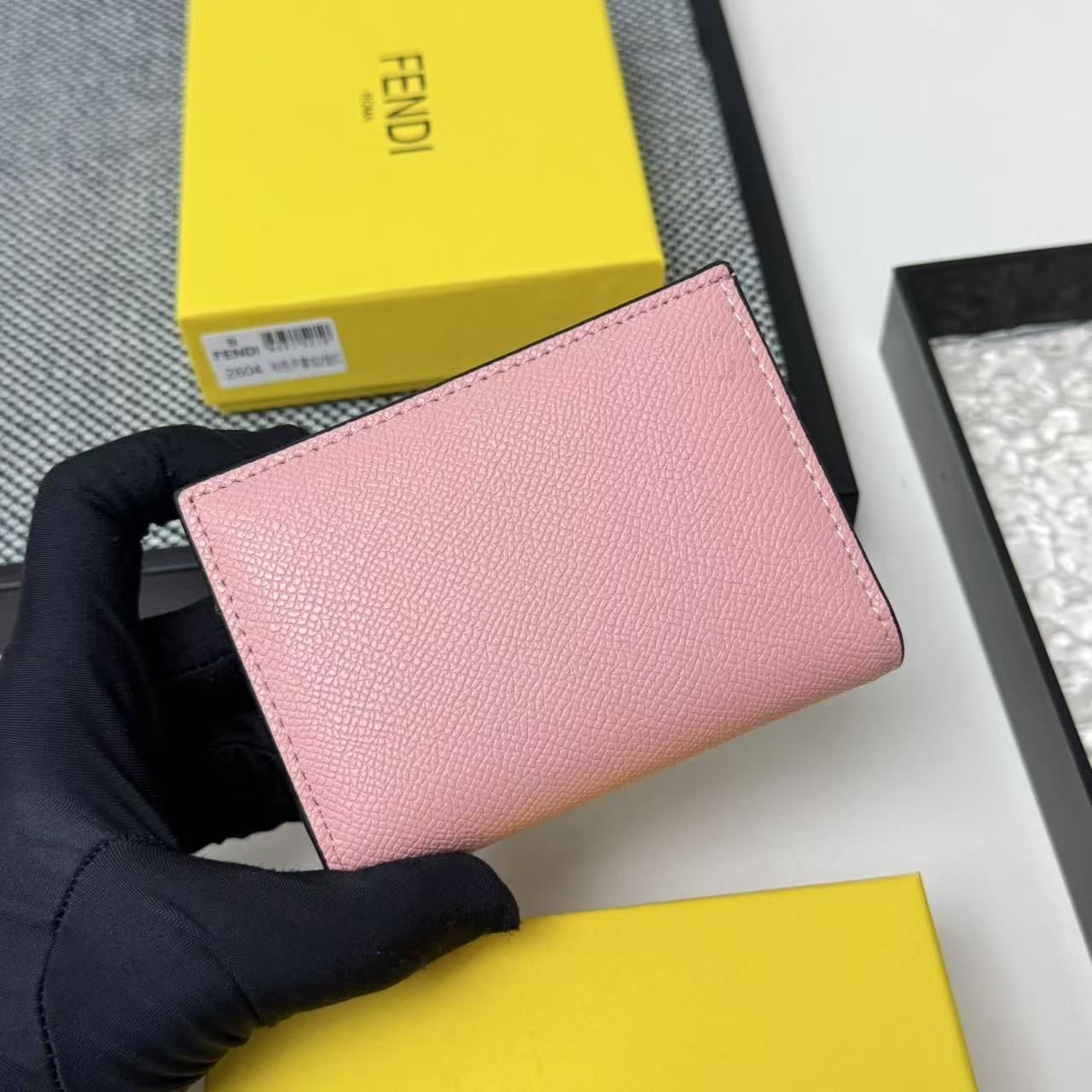 FENDI フェンディ