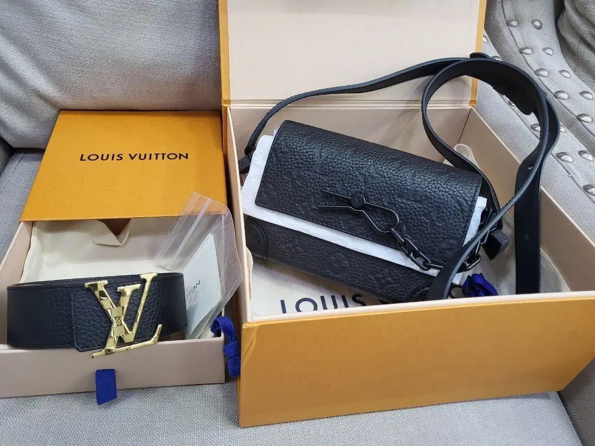 Louis Vuitton ルイヴィトン スチーマー ウェアラブル ウォレット