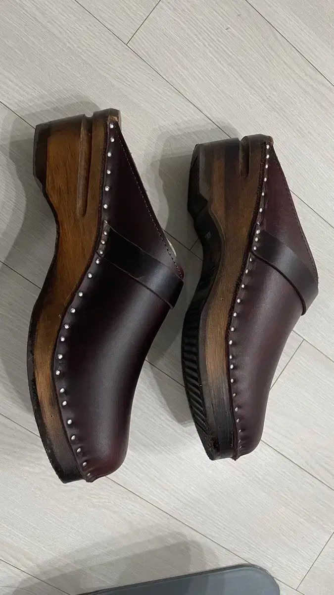 ブラウン クロッグ