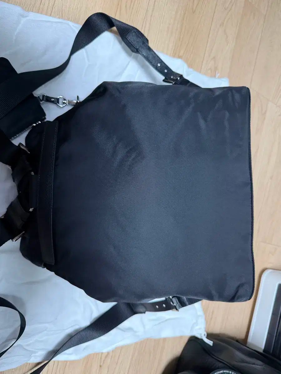 プラダ リナイロン バックパック ミディアム