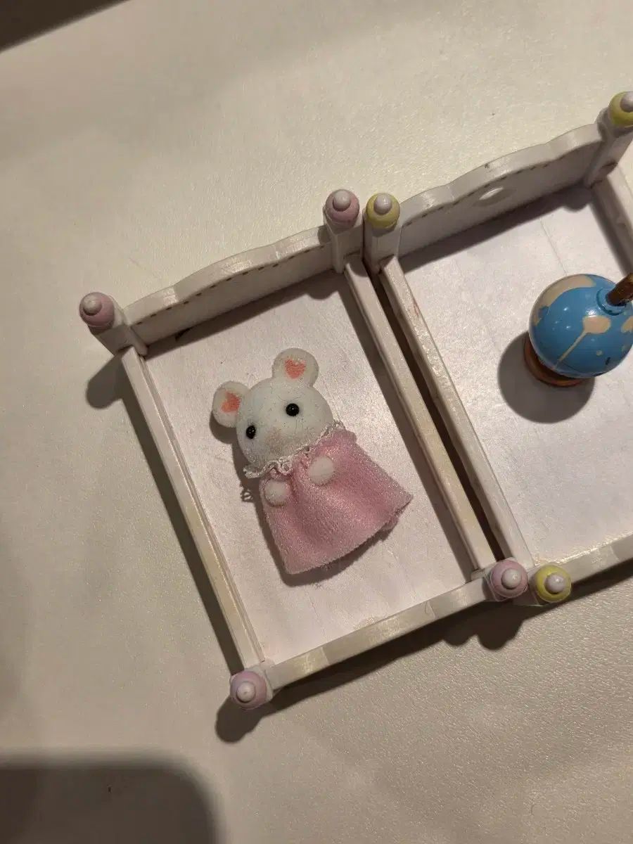 シルバニアファミリー 赤ちゃん ベッド 2個 + 鼠 ぬいぐるみ セット 小物 全て