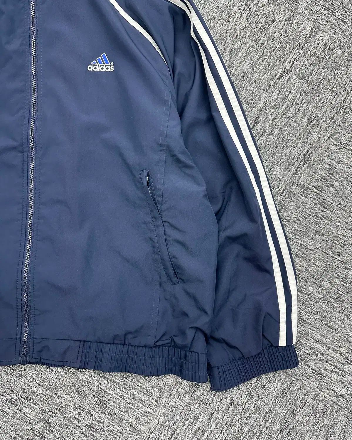 105 90 S アディダス コリア ウィンドブレーカー-M1132