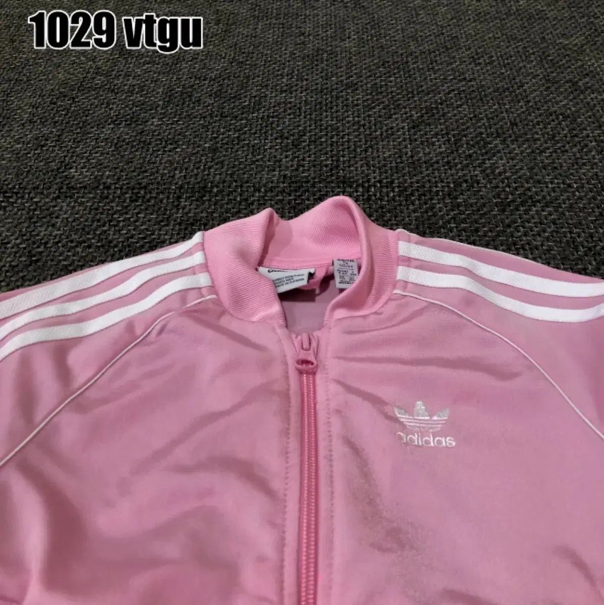 アディダス ピンク 3本線 トラック ジャケット キッズ - メルカリ