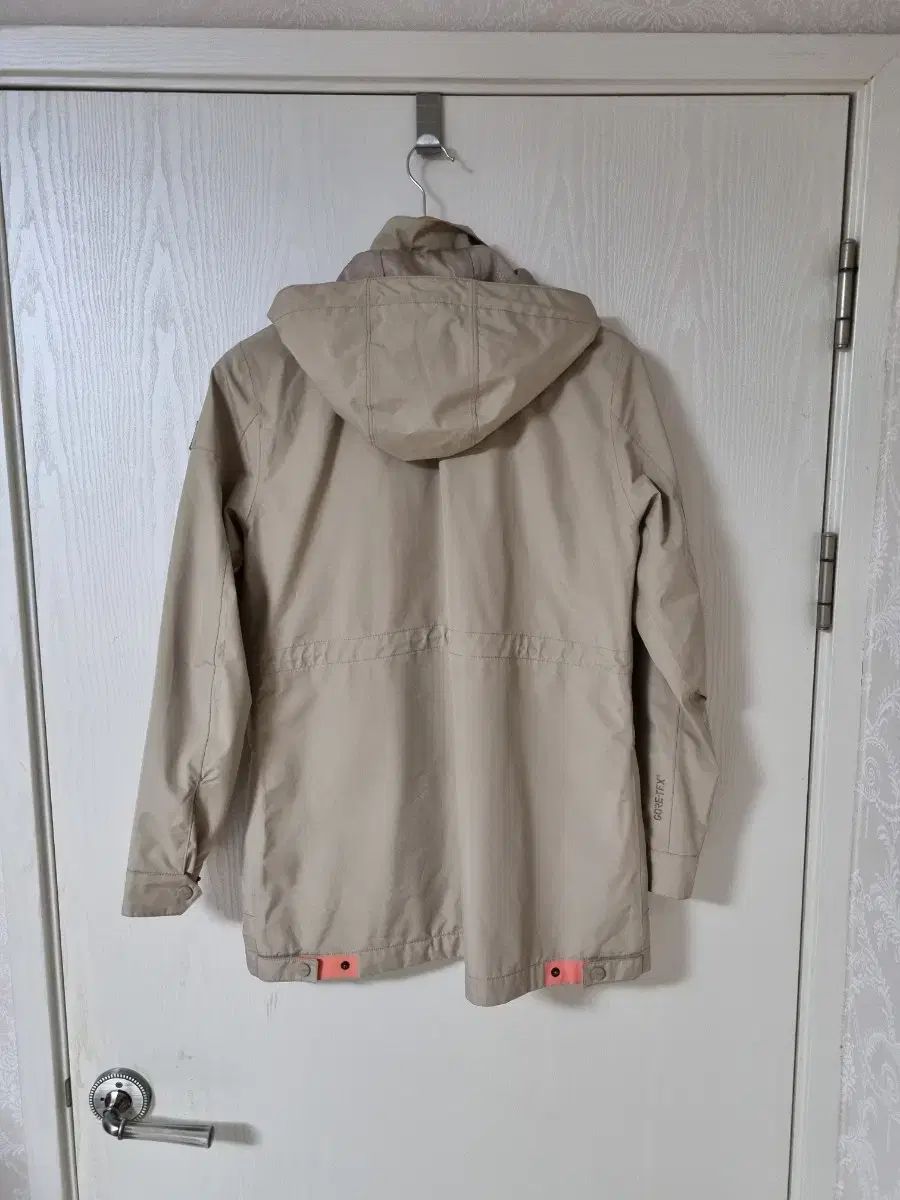 アイダー レディース 季節の変わり目 ゴアテックス ウィンドブレーカー フードジップアップ 防風 ジャケット M ベージュ