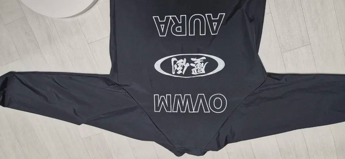 圧倒ウィンドブレーカー Mサイズ
