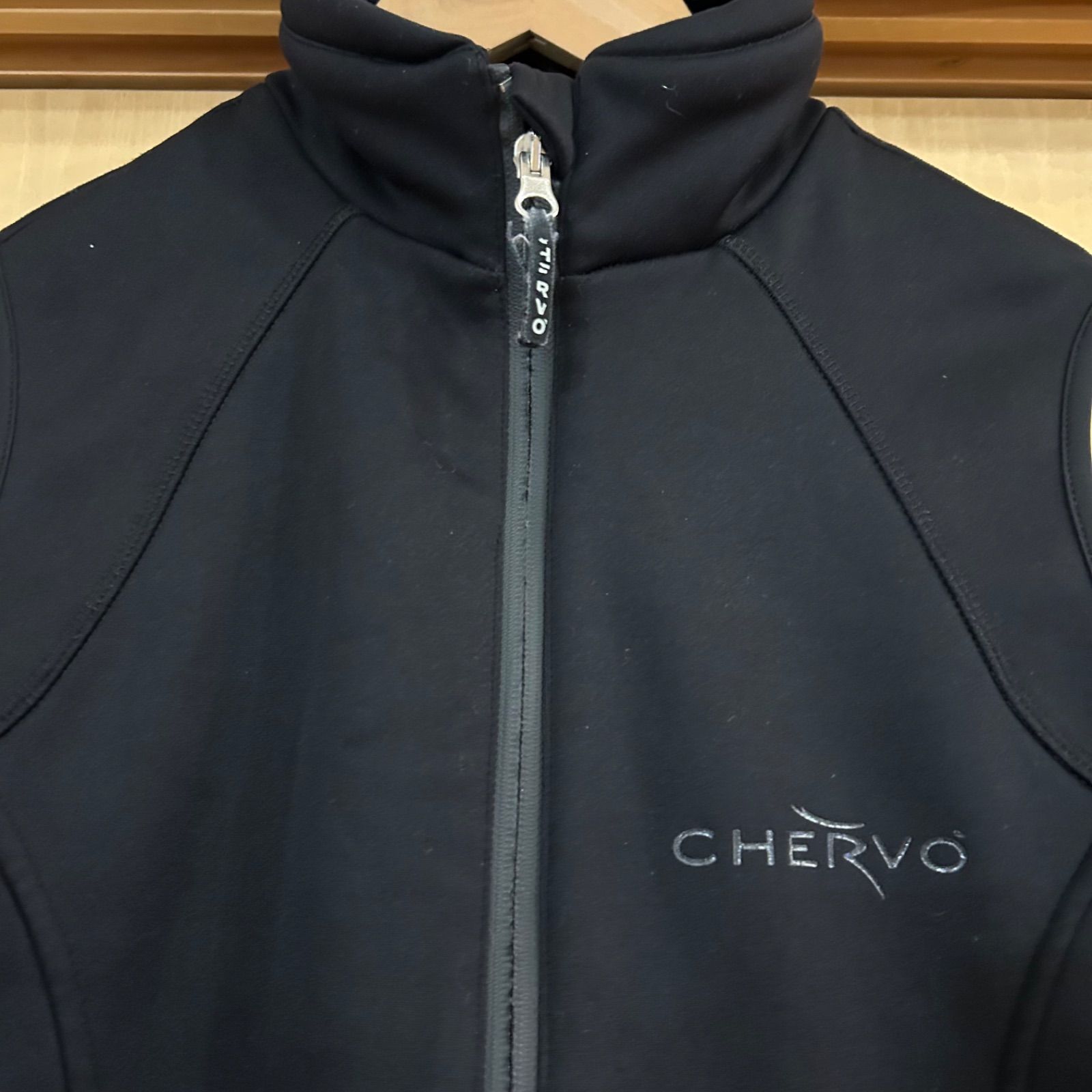 値下げ　新品未使用　chervo シェルボ 黒 レディース ベスト サイズ42 CHERVO シェルボ レディースゴルフウェア ベスト ブラック サイズ42