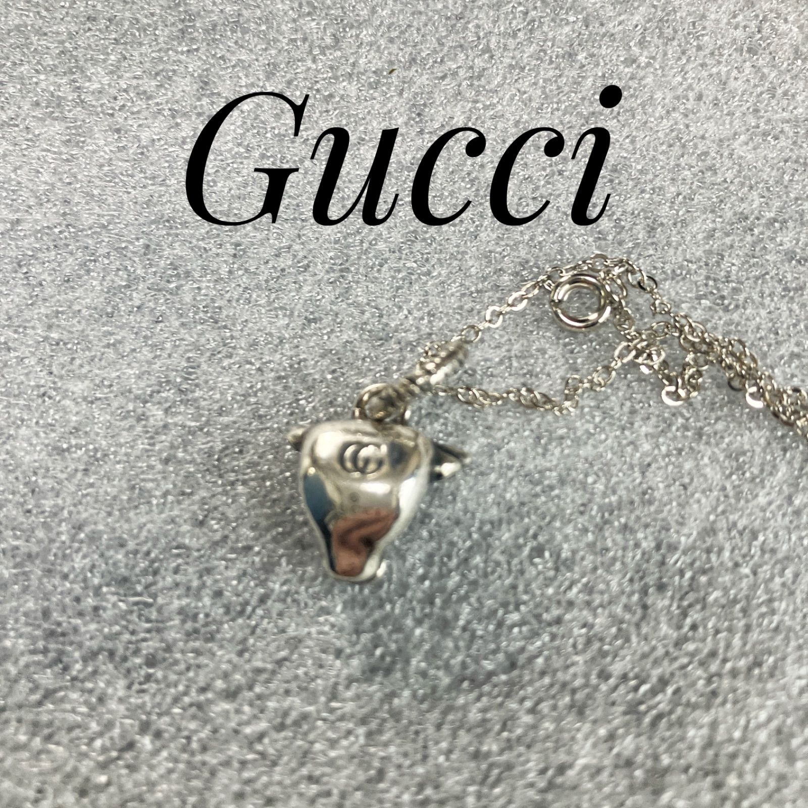 Gucci キャトルモチーフ