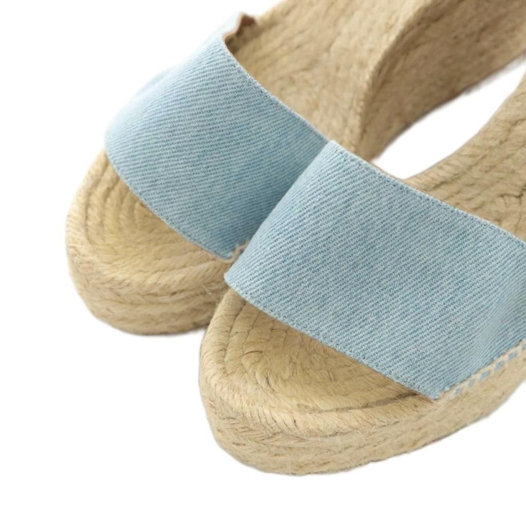 水色 ライトブルー