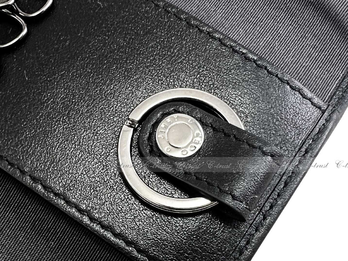 スタッズ レザー