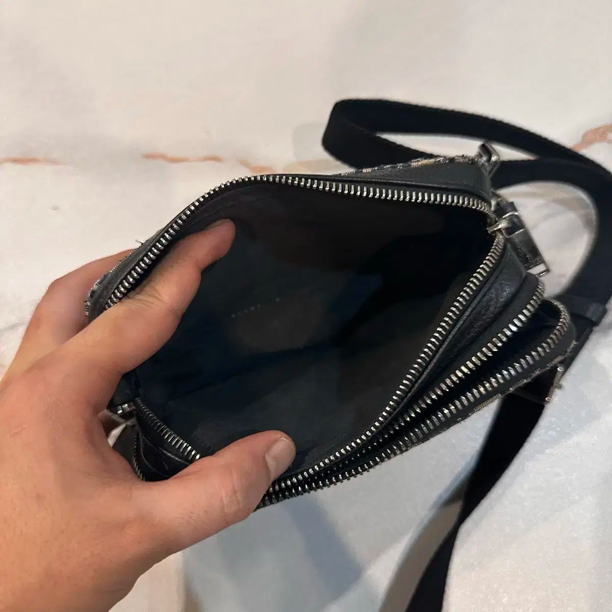 ストラップバッグ