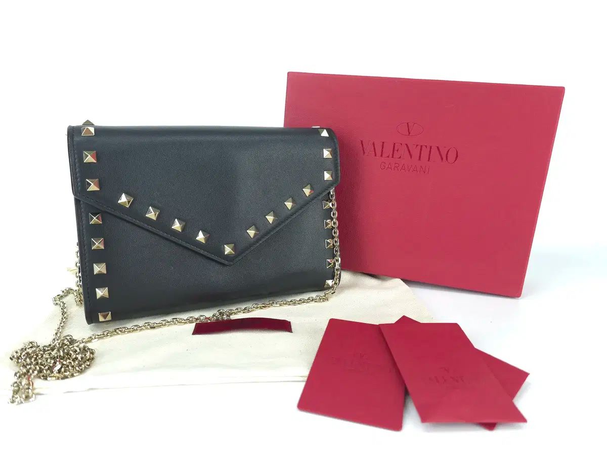 ヴァレンティノ ロックスタッズ エンベロープ チェーン ショルダーバッグ クロスバッグ ブラック