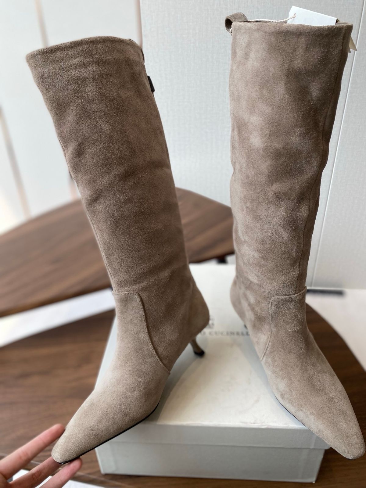 グレー23.0～24.5 cm ブルネロクチネリ レディーススエードロングブーツ ヒール4.5 cmポインテッドトゥ 秋冬