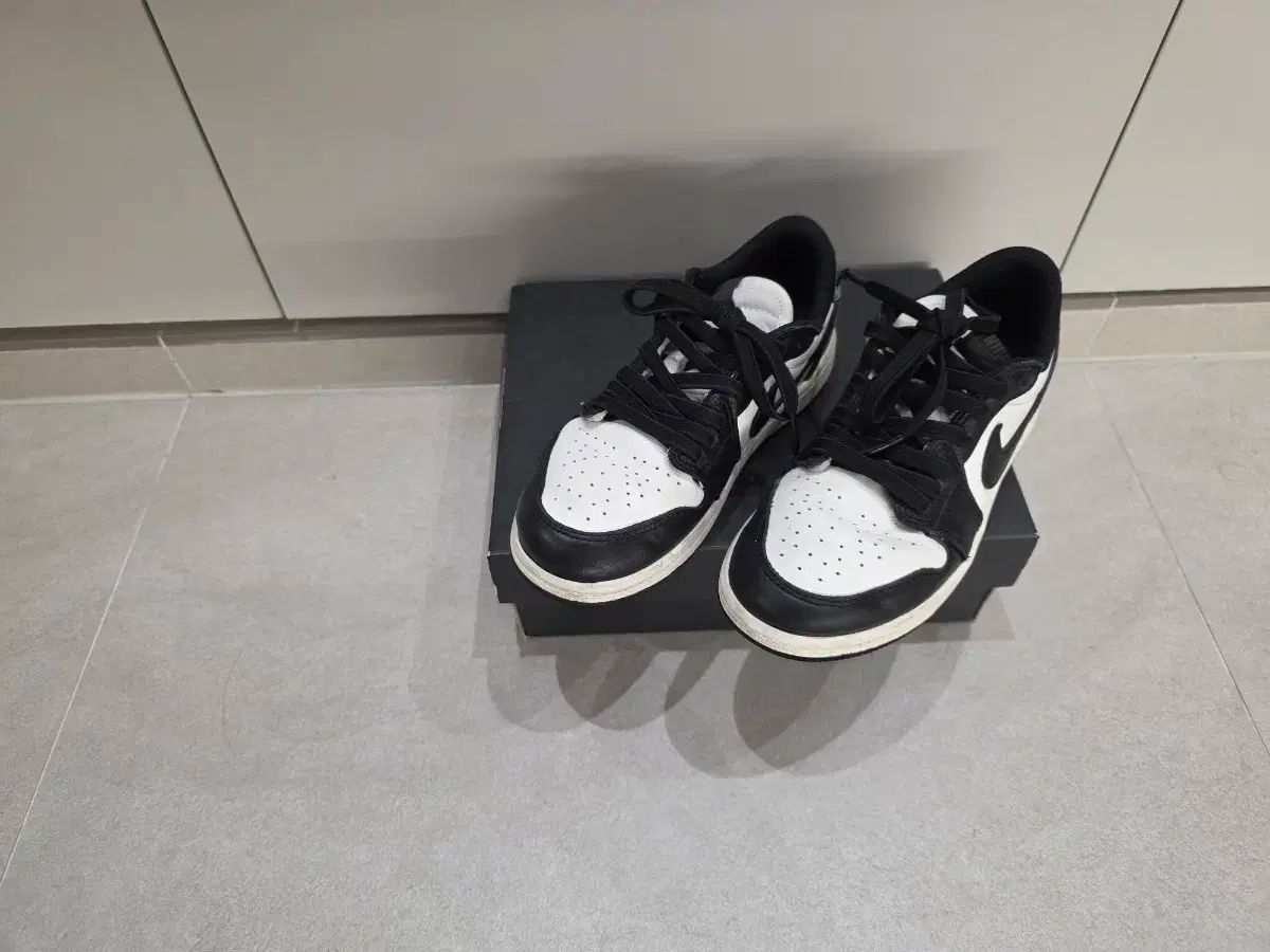 ナイキキッズ ジョーダン レトロ ロー 200