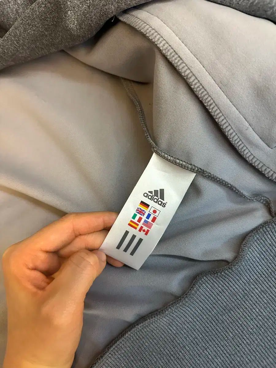 アディダス トラックジャージ