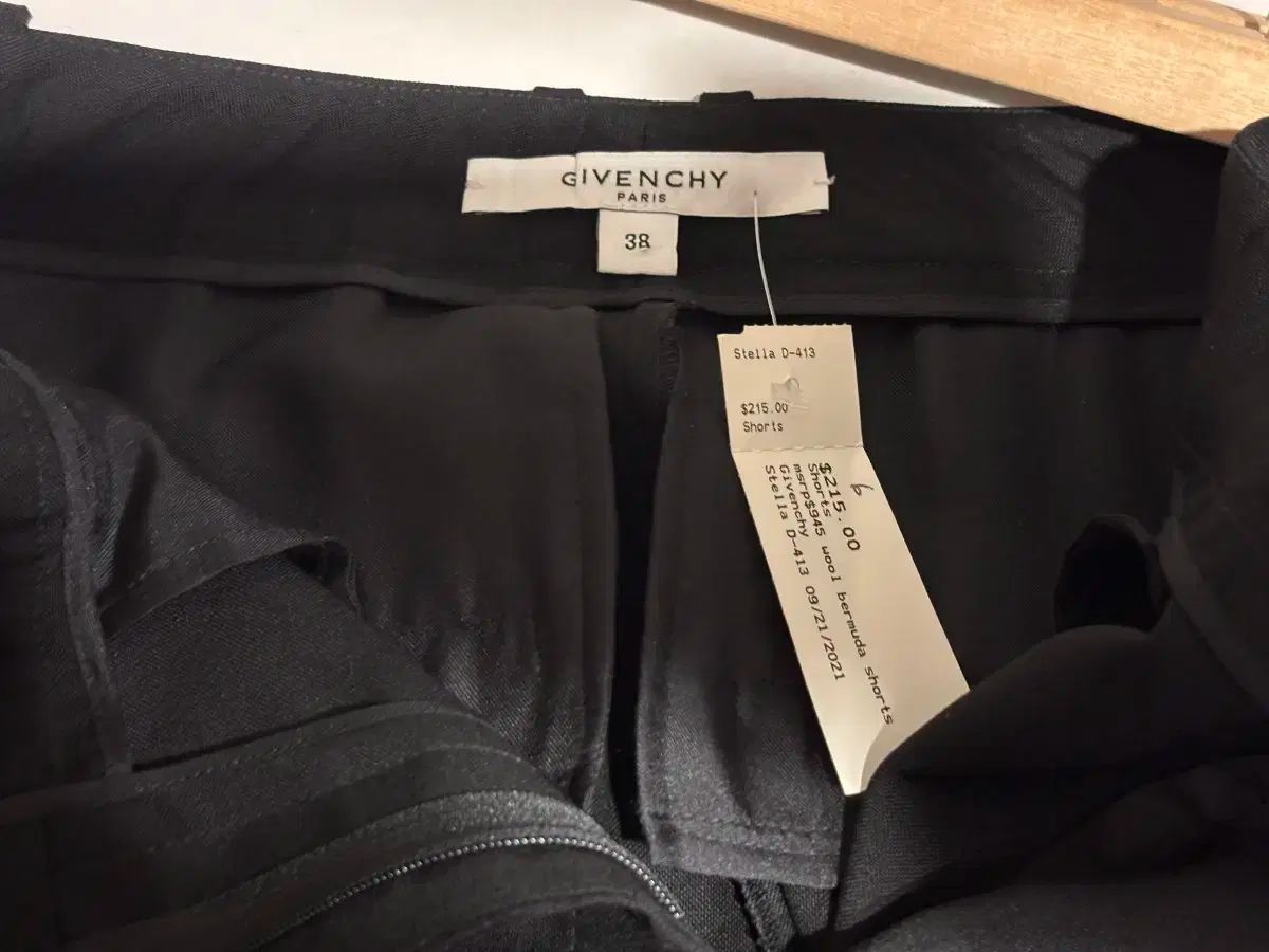 Givenchy ジバンシィ