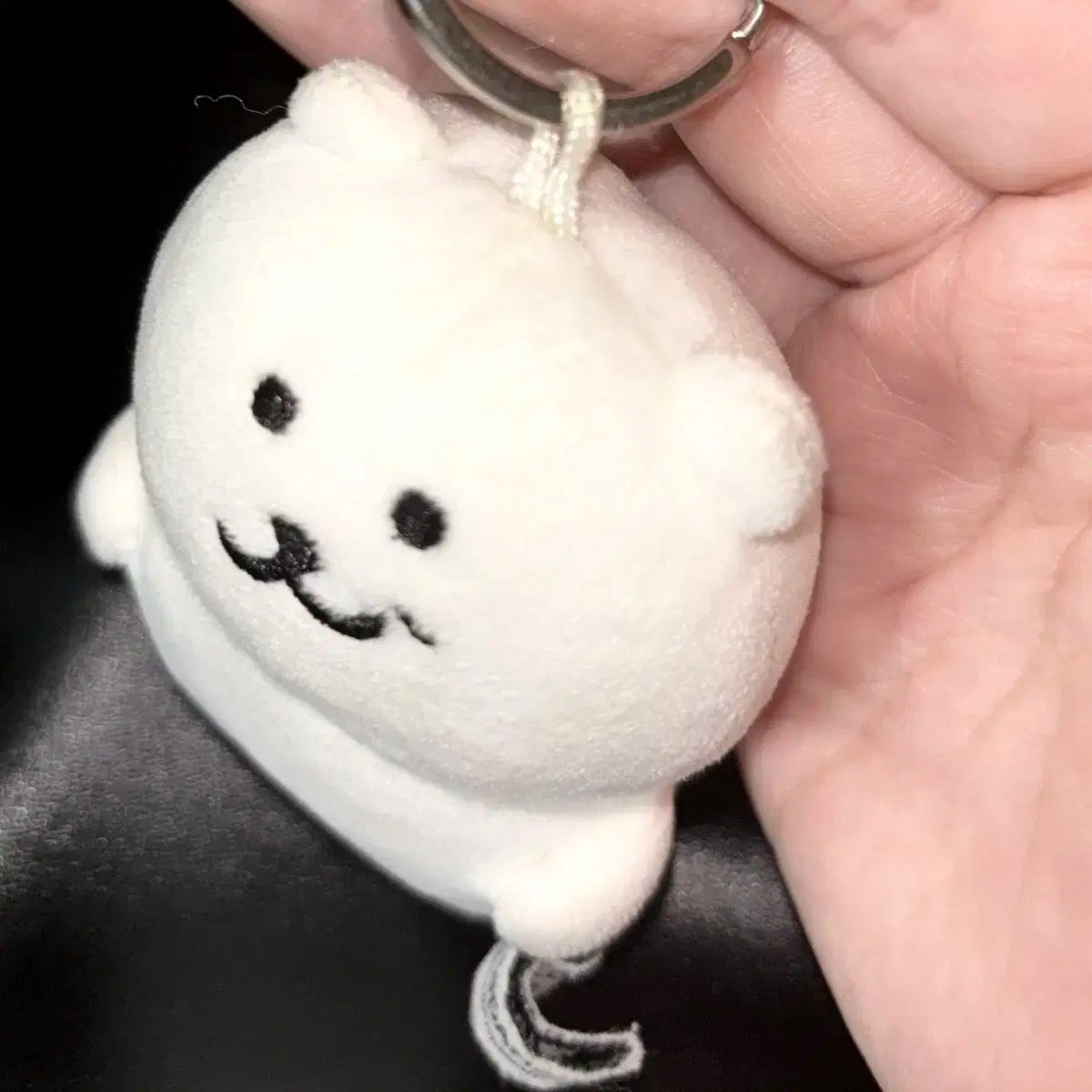 うぬぼれ自分ツッコミくま 8cmキーホルダー - メルカリ