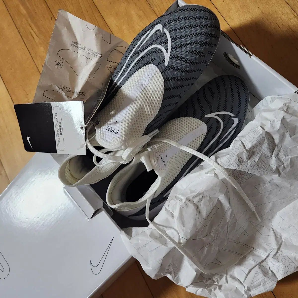 ナイキ サッカーシューズ 日本版 235