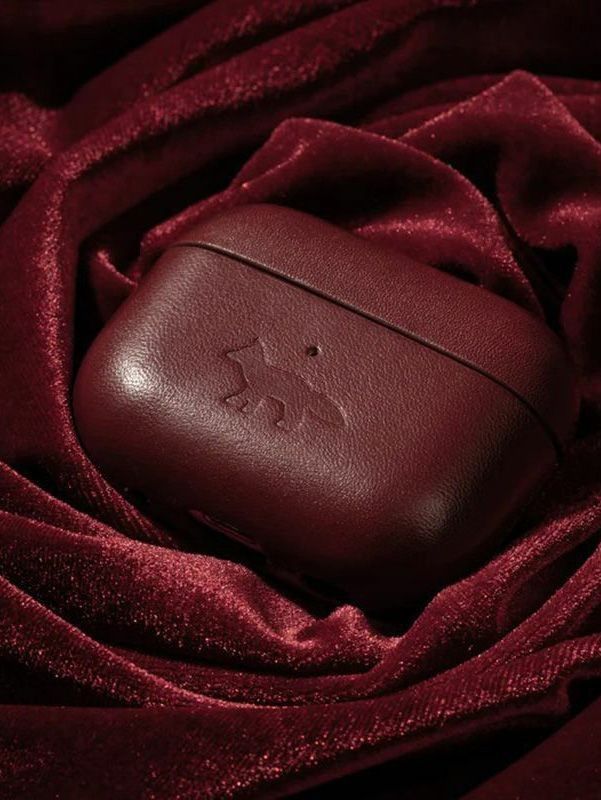 人気商品！ MAISON KITSUNE メゾンキツネ x NATIVE UNION ネイティブユニオン Airpods Pro 第2世代 レザーケース ワインレッド