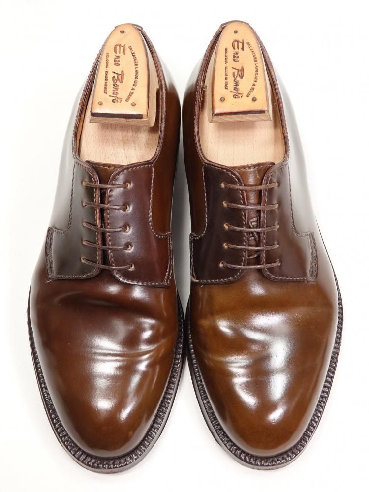 ダークブラウン