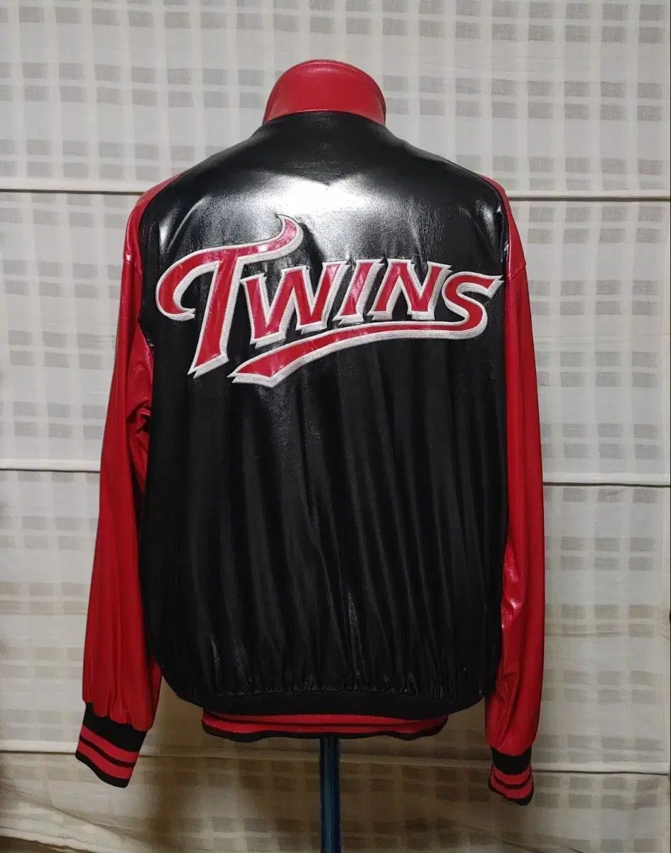 HAZZYS LG TWINS サテンジャンパー 100