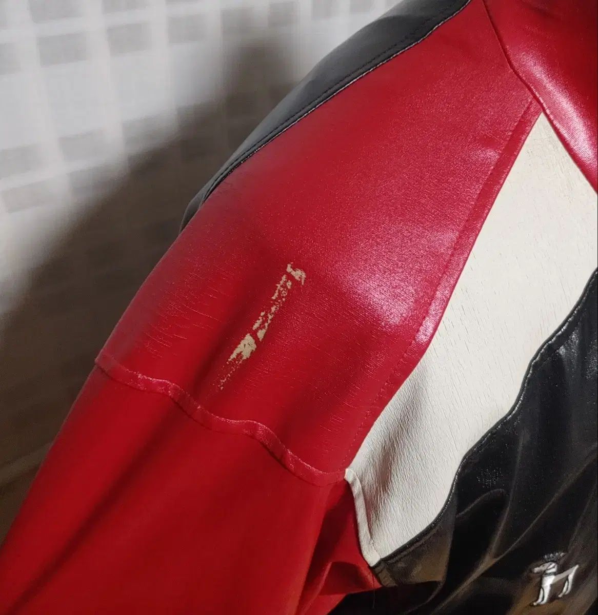 TWINS サテンジャンパー