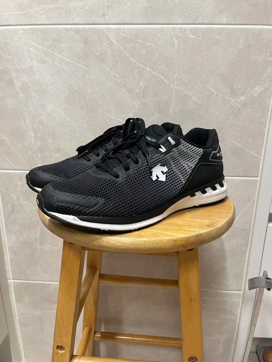 処分 DESCENTE RUN BLAZE 280 275-280