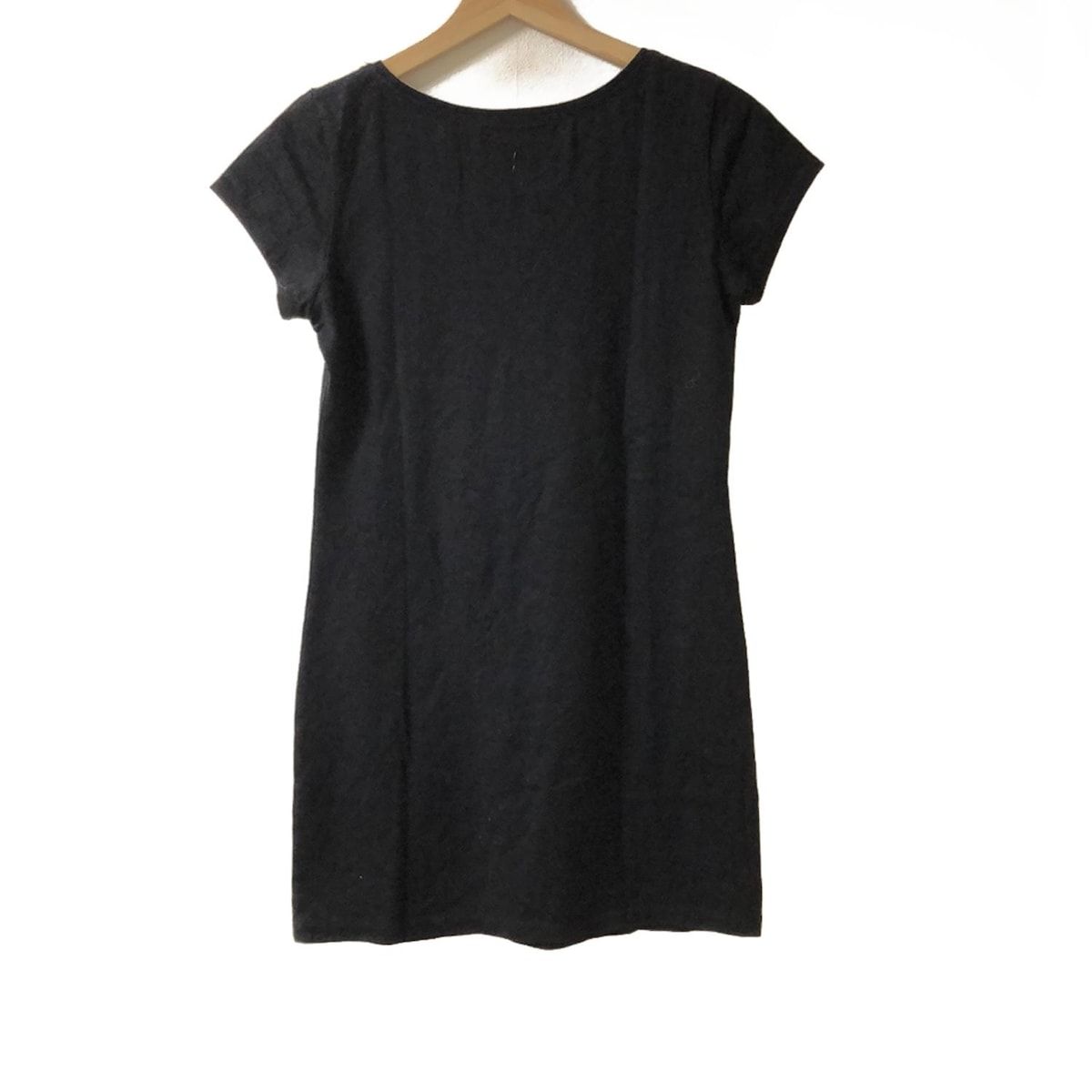 ISSEYMIYAKE イッセイミヤケ ワンピース サイズ2 M レディース - 黒 クルーネック 半袖 ミニ スパンコール