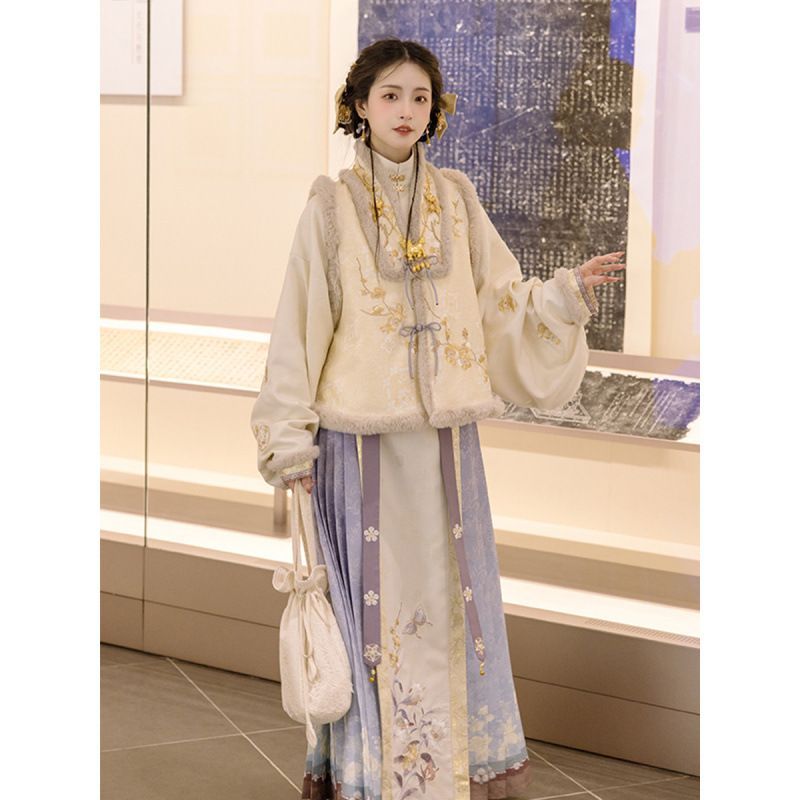 明スタイル 馬面スカート ハン服 レディース 秋冬 厚手 刺繍 上品 エレガント 日常 フォトジェニック 伝統の美を現代に紡ぐ 刺繍が煌めく厚手馬面スカート MAAHADDERANG_COM