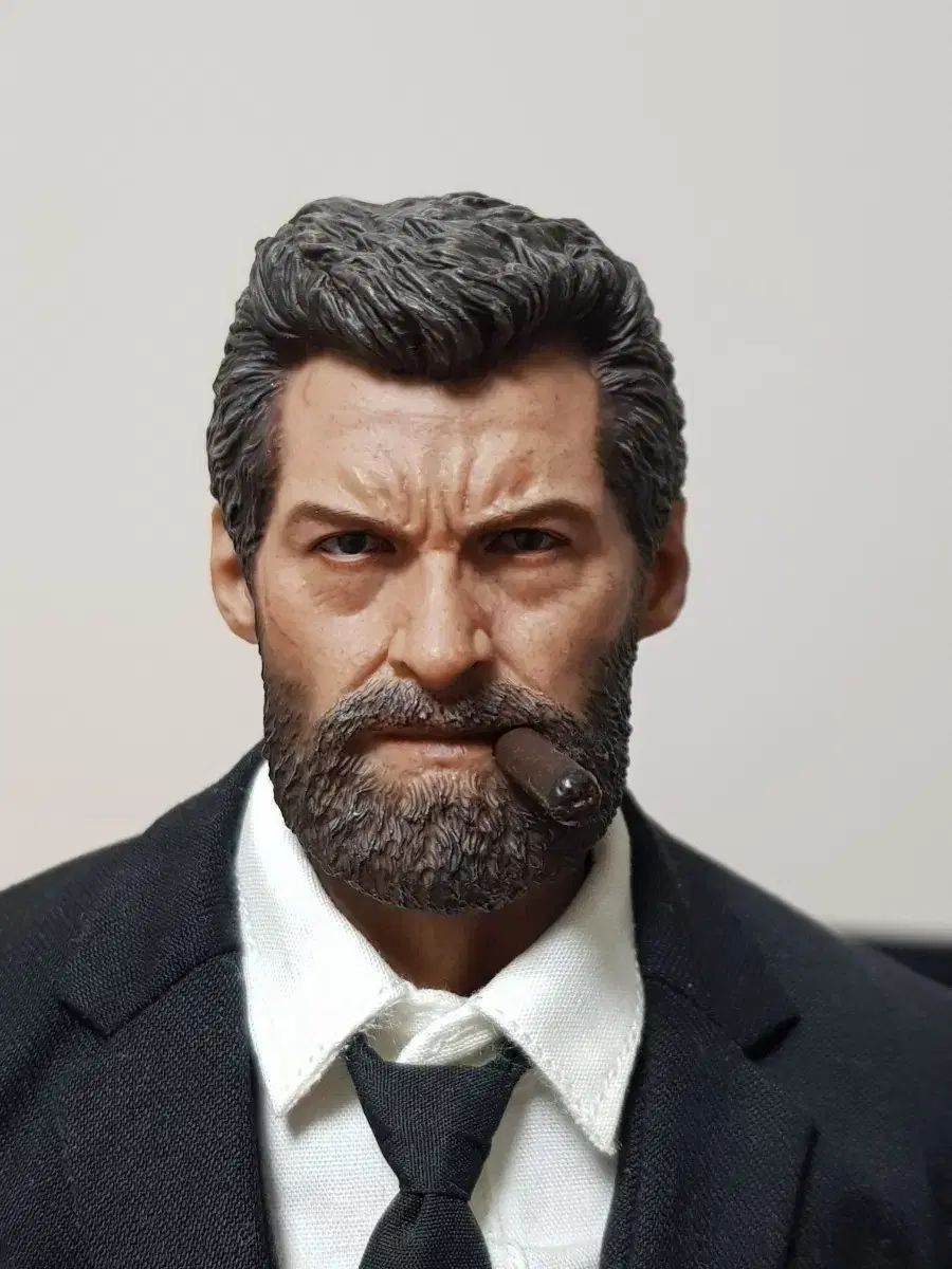 ELEVEN ロガン フィギュア スーツver