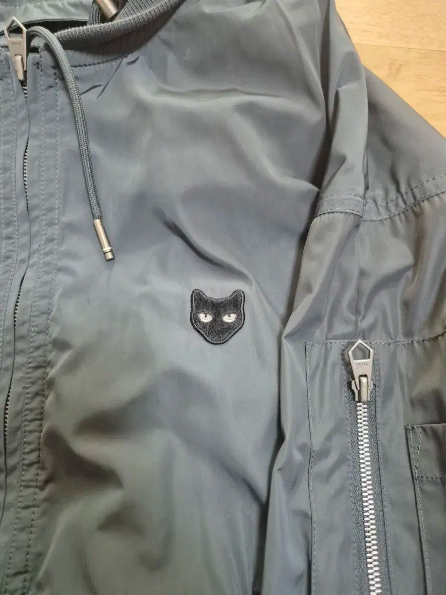 ソンジオ オム ギゼ ウィンドブレーカー