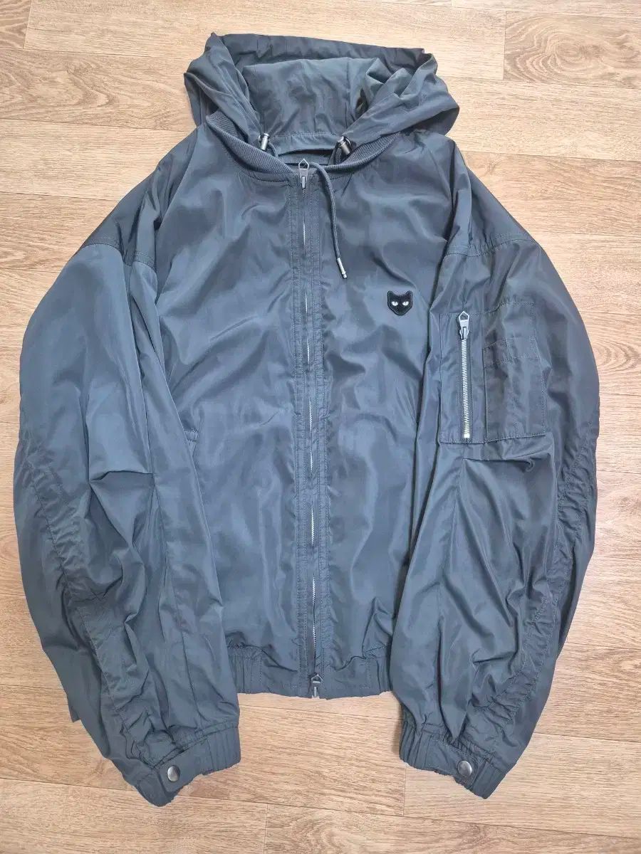 ソンジオ オム ギゼ ウィンドブレーカー