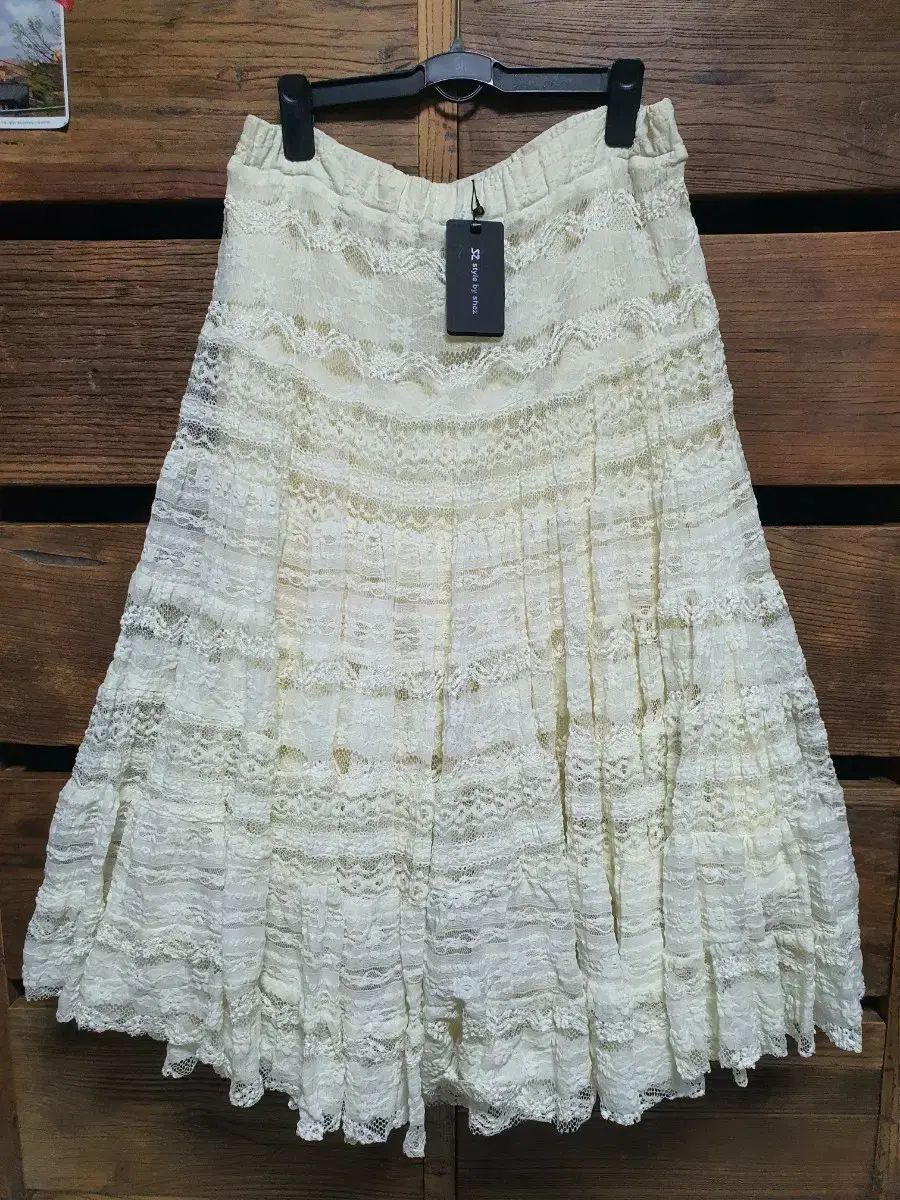 スタイルバイあんさんぶるスターズ レース ティアード ISTJ VENDING MACHINE Ver. スカート