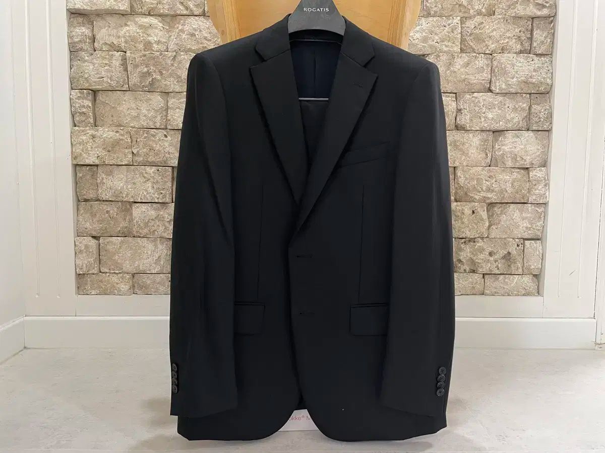 ROGATIS スーツ ブラック トップス 48 100 - ボトムス 84 31 32