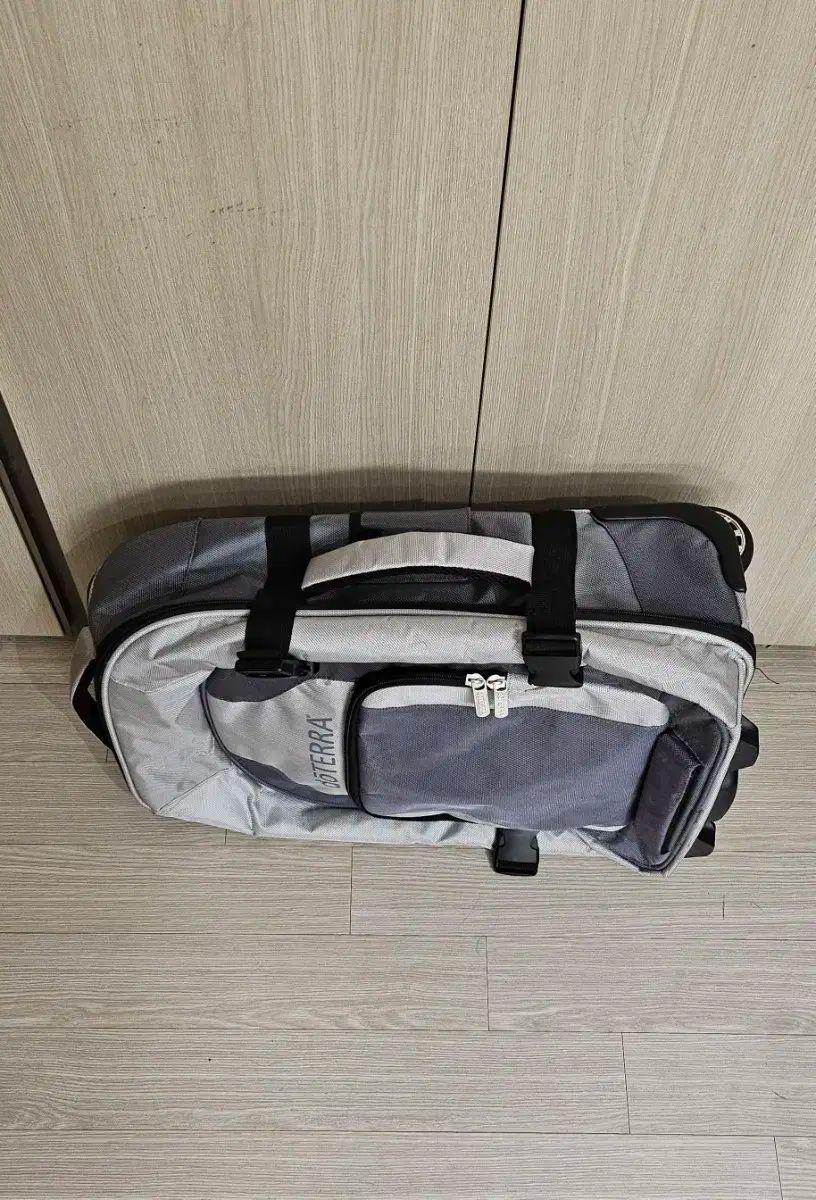 ドテラ キャリアー型 천가방 튼튼한 손잡이와 タイヤ KARIMZIABAT_FR